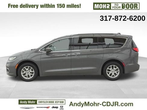 Used 2021 Chrysler Pacifica Touring-L image 4