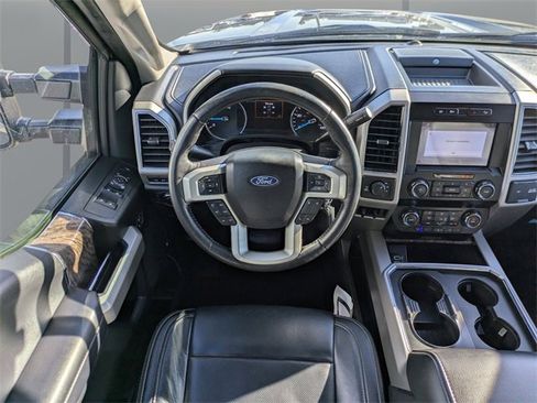 Used 2019 Ford F350 Lariat image 15