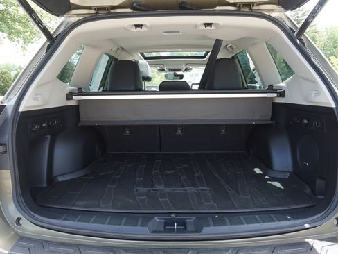 Used 2023 Subaru Forester Limited AWD/4WD image 10