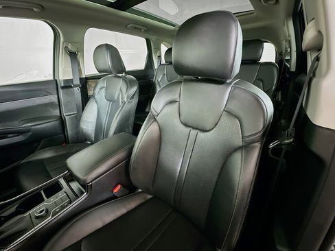 Used 2023 Kia Sorento S w/ Panoramic Sunroof Package image 21