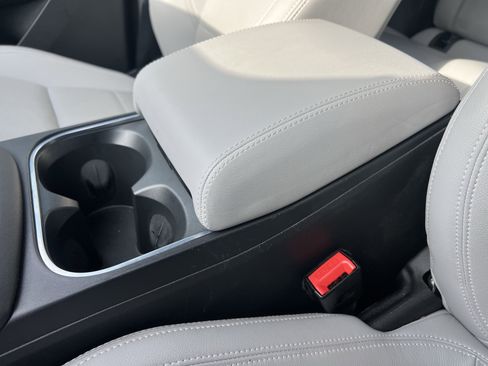 Used 2024 Jaguar E-PACE R-Dynamic SE image 28