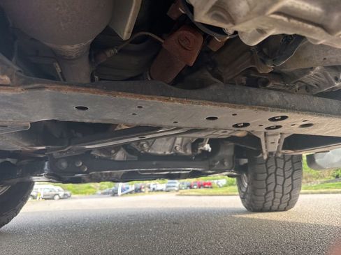 Used 2014 Nissan Frontier SV w/ SV Value Truck Package AWD/4WD image 16