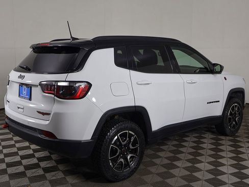 Used 2025 Jeep Compass Trailhawk AWD/4WD image 8