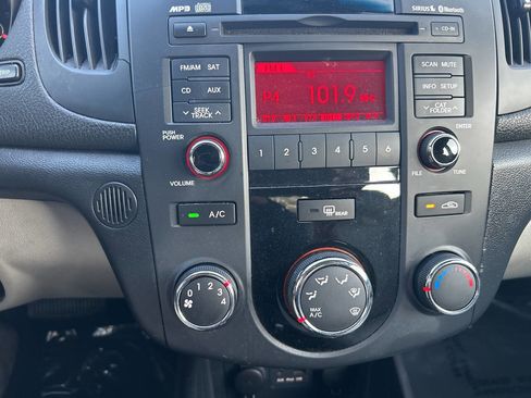 Used 2012 Kia Forte EX image 26