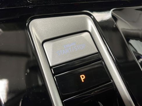 Used 2024 Volkswagen Atlas Peak Edition SEL AWD/4WD image 23