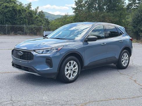 Certified 2023 Ford Escape Active AWD/4WD image 4