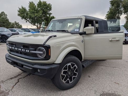 New 2025 Ford Bronco Outer Banks AWD/4WD image 11