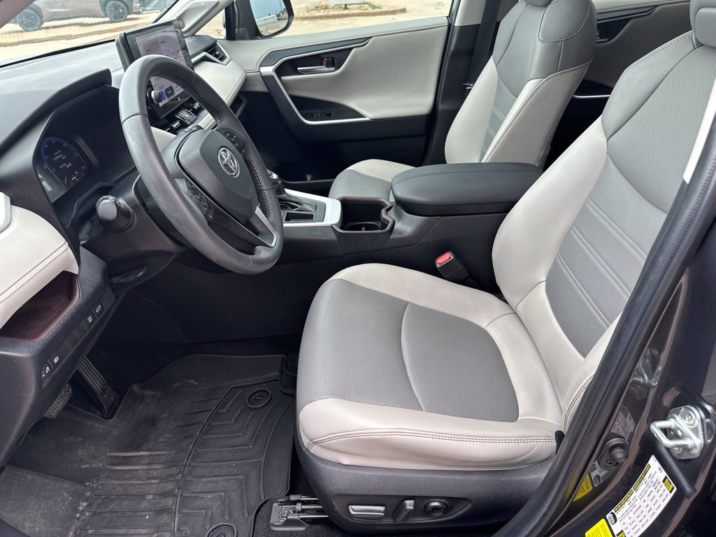 Used 2023 Toyota RAV4 Limited FWD image 16