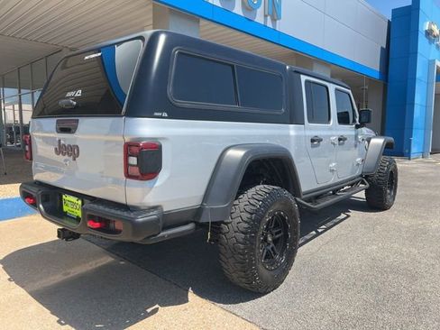 Used 2023 Jeep Gladiator Rubicon w/ LED Lighting Group AWD/4WD image 8