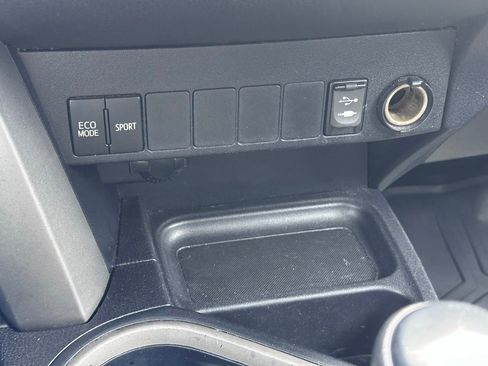 Used 2016 Toyota RAV4 XLE FWD image 32