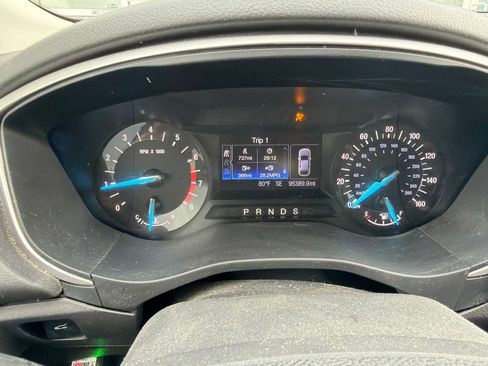 Used 2014 Ford Fusion SE FWD image 9