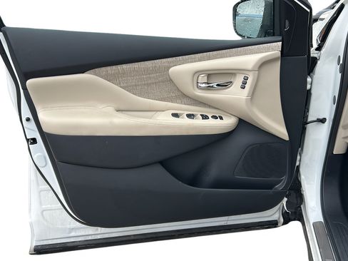 Used 2024 Nissan Murano SL FWD image 11