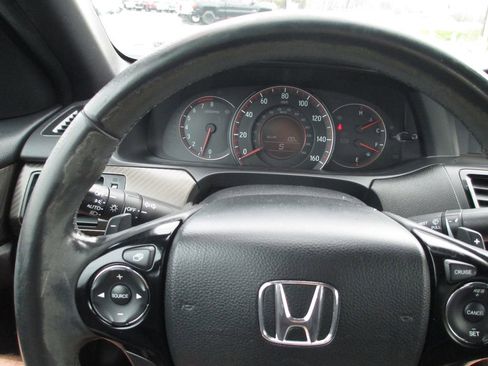 Used 2017 Honda Accord Sport image 24