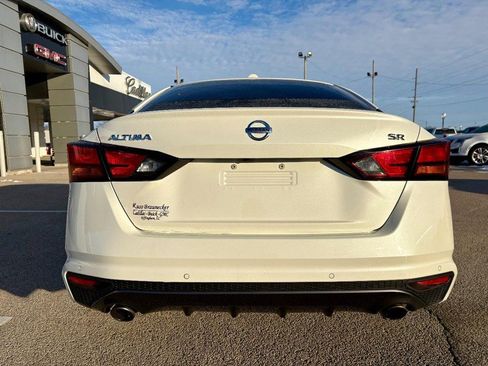 Used 2020 Nissan Altima 2.5 SR w/ Premium Package image 6