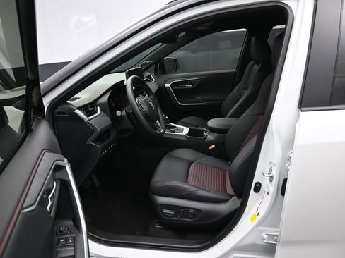 Used 2025 Toyota RAV4 XSE image 9