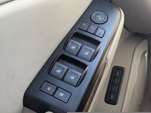 Used 2020 GMC Yukon Denali w/ Enhanced Security Package image 22