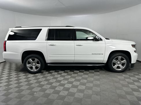Used 2018 Chevrolet Suburban Premier RWD image 4