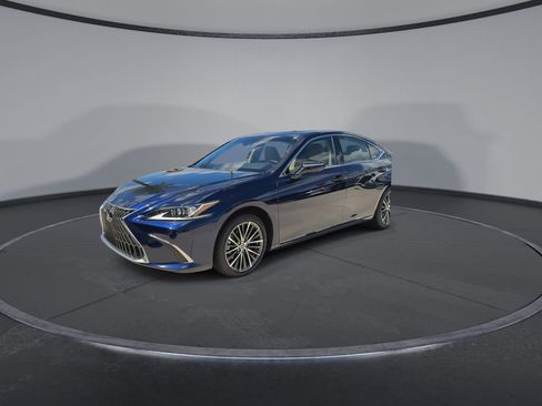 Used 2025 Lexus ES 350 w/ Premium Package image 4