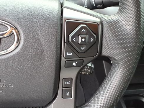 Used 2021 Toyota Tacoma TRD Off-Road w/ Technology Package AWD/4WD image 18