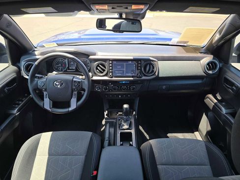 Used 2023 Toyota Tacoma TRD Sport w/ Technology Package AWD/4WD image 19
