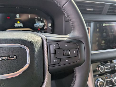 Used 2024 GMC Yukon XL Denali image 18