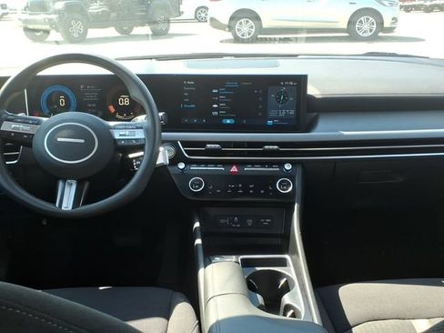 Used 2024 Hyundai Sonata SEL FWD image 12