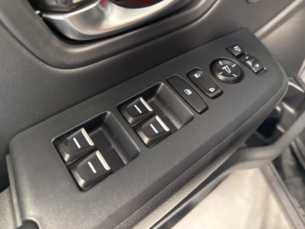 Used 2025 Honda Pilot Black Edition image 32