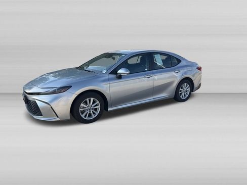 Used 2026 Toyota Camry LE FWD image 9