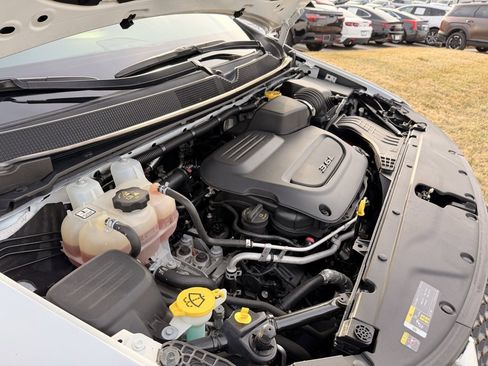 Used 2022 Chrysler Pacifica Touring-L image 35