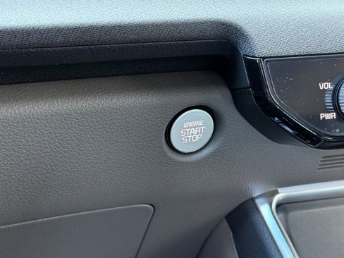 New 2026 Kia Carnival EX image 21