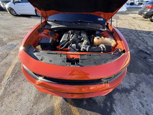 Used 2016 Dodge Charger R/T Scat Pack w/ Technology Group RWD image 34