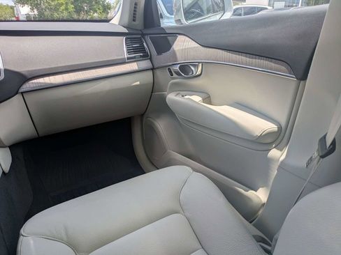 Certified 2024 Volvo XC90 B5 Plus w/ Protection Package Premier AWD/4WD image 23