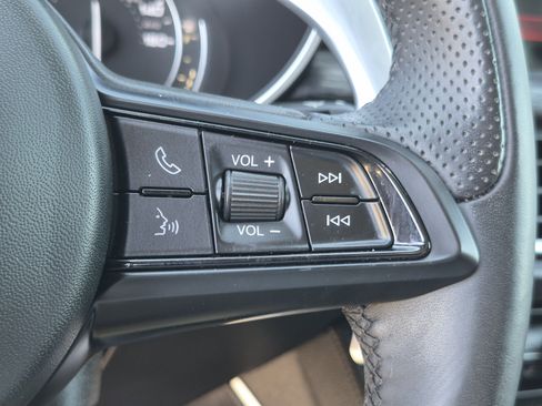 Used 2022 Alfa Romeo Stelvio Sprint RWD image 52