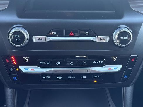 Used 2020 Ford Explorer Limited image 21