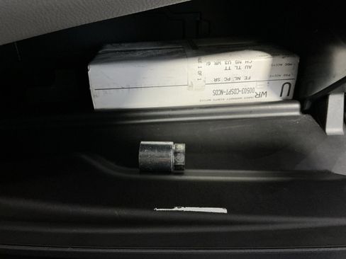 Used 2020 Toyota Camry XLE w/ Sunroof Package image 31