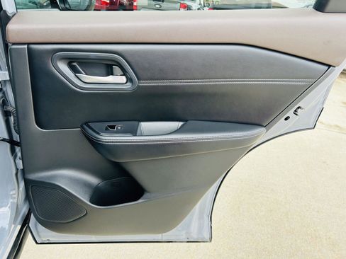 Used 2023 Nissan Rogue SL AWD/4WD image 30