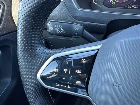 Used 2022 Volkswagen Tiguan SEL R-Line image 34