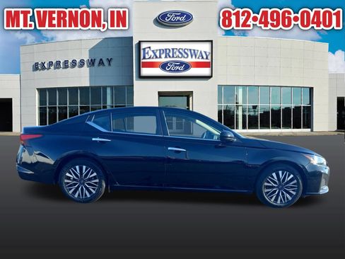 Used 2024 Nissan Altima 2.5 SV image 5