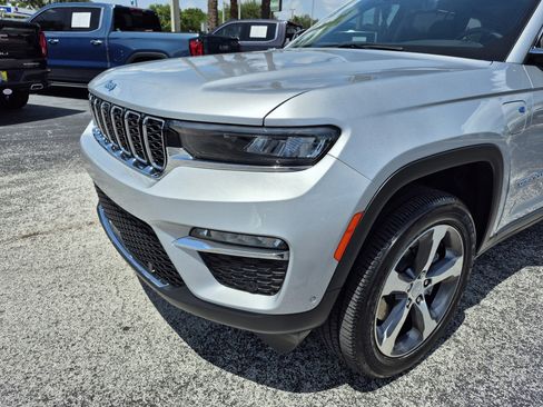 Used 2023 Jeep Grand Cherokee 4WD 4xe w/ Luxury Tech Group II image 9