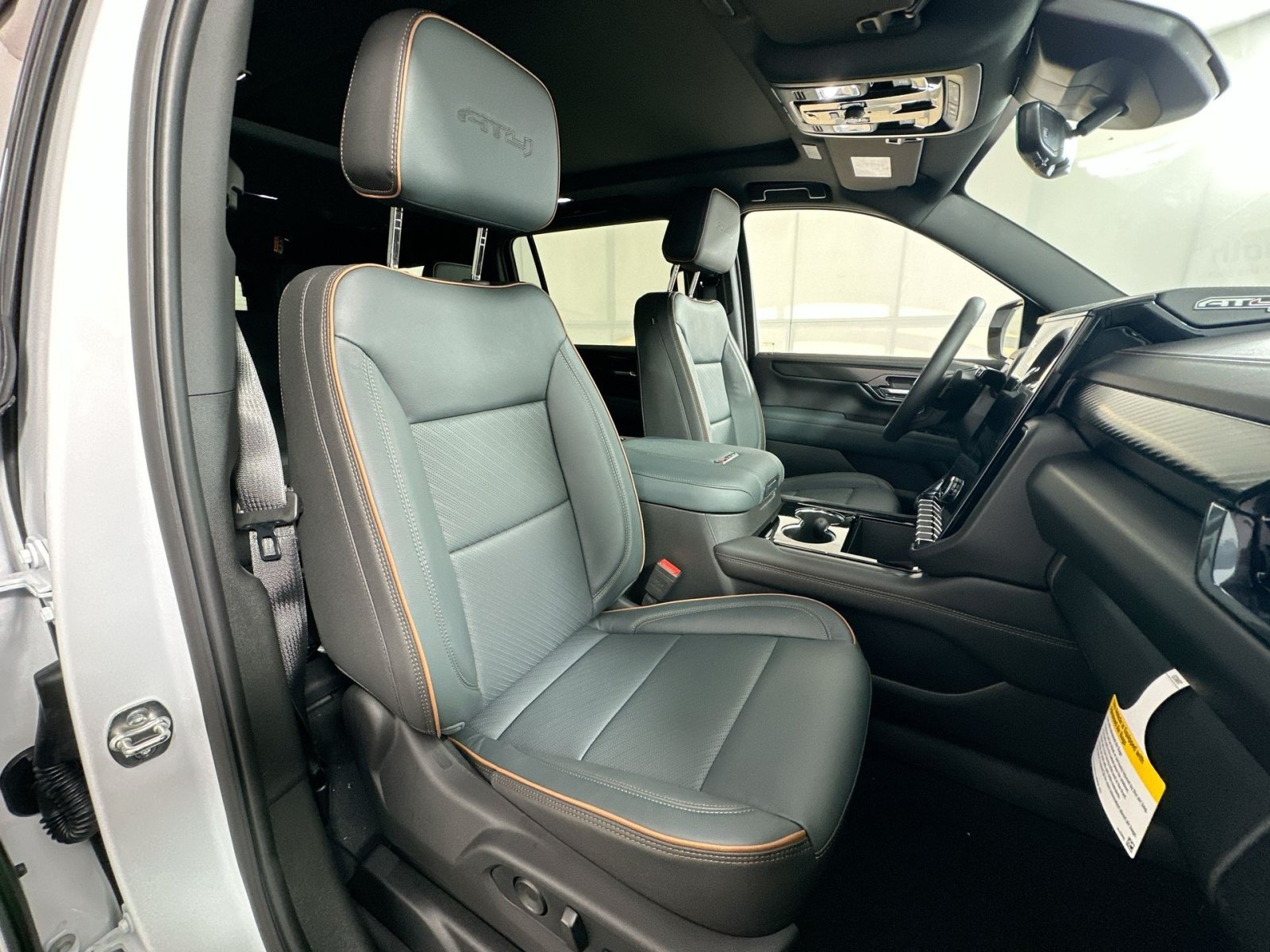 New 2027 GMC Yukon XL AT4 w/ Technology Package AWD/4WD image 28