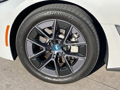 Used 2023 BMW i4 eDrive35 RWD image 4