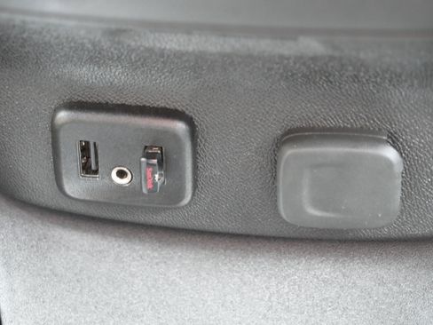 Used 2018 Chevrolet Malibu Premier w/ Premier Sun and Wheel Package image 28