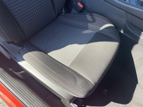 Used 2022 Dodge Challenger SXT image 27