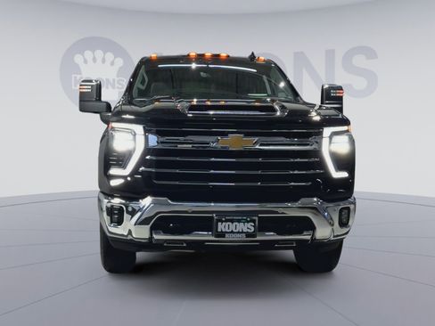 Used 2024 Chevrolet Silverado 2500 LTZ w/ LTZ Plus Package image 5