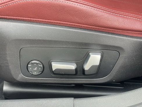 Used 2022 BMW 330e xDrive w/ Premium Package image 12