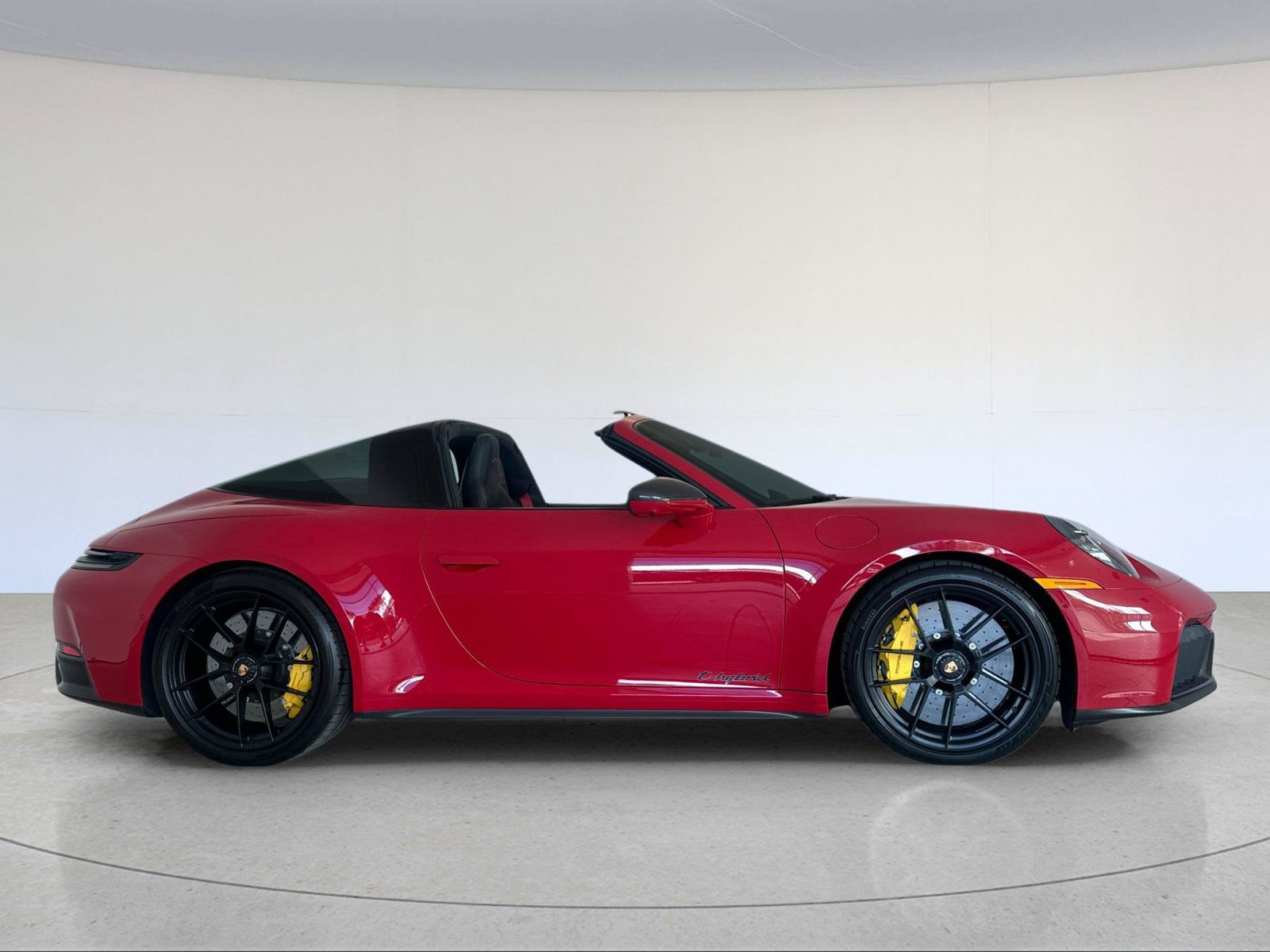 Certified 2026 Porsche 911 Targa 4 GTS AWD/4WD image 9