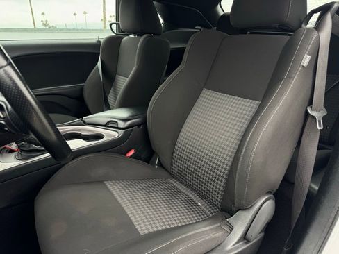 Used 2022 Dodge Challenger GT image 5