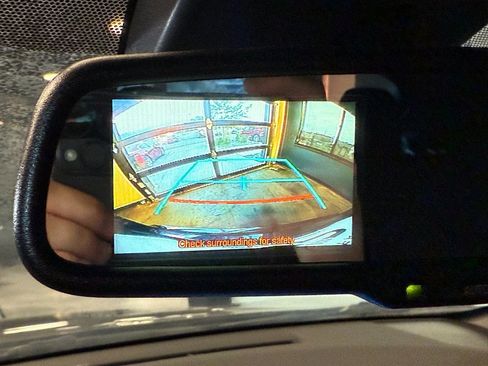 Used 2018 Toyota C-HR XLE image 12