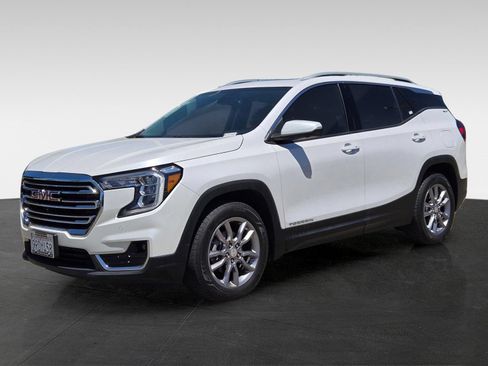 Used 2022 GMC Terrain SLT w/ Infotainment Package II FWD image 8