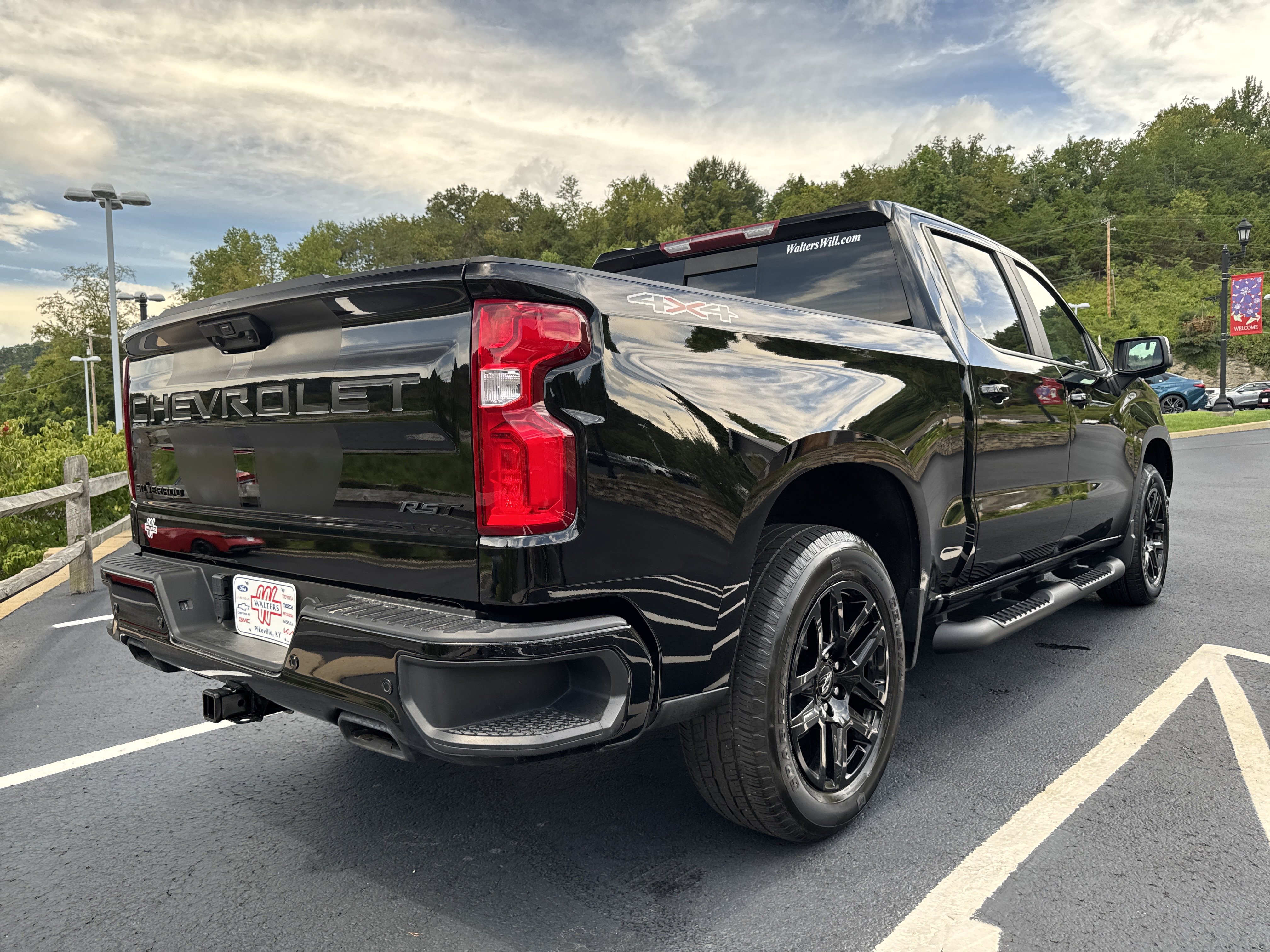 Used 2023 Chevrolet Silverado 1500 RST w/ RST All Star Premium Package AWD/4WD image 7